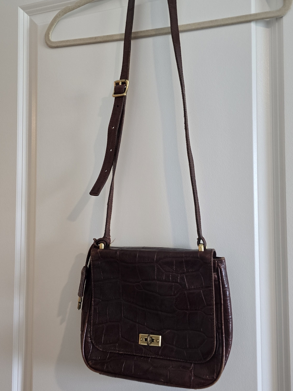 Women’s Vintage Fossil Brown Croc-Embossed Leather Crossbody Bag